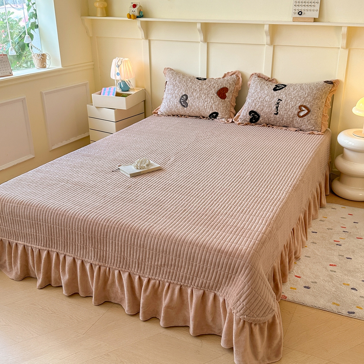 91家纺网 家纺一手货源 找家纺 珍爱家纺 2025新款高克重牛奶绒加厚保暖印花床盖四件套热款 幸运星-咖