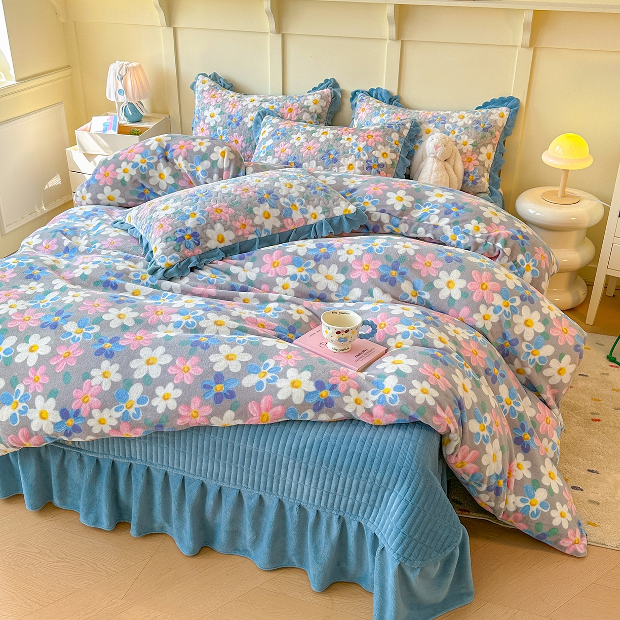 91家纺网 家纺一手货源 找家纺 珍爱家纺 2025新款高克重牛奶绒加厚保暖印花床盖四件套热款 一路花开