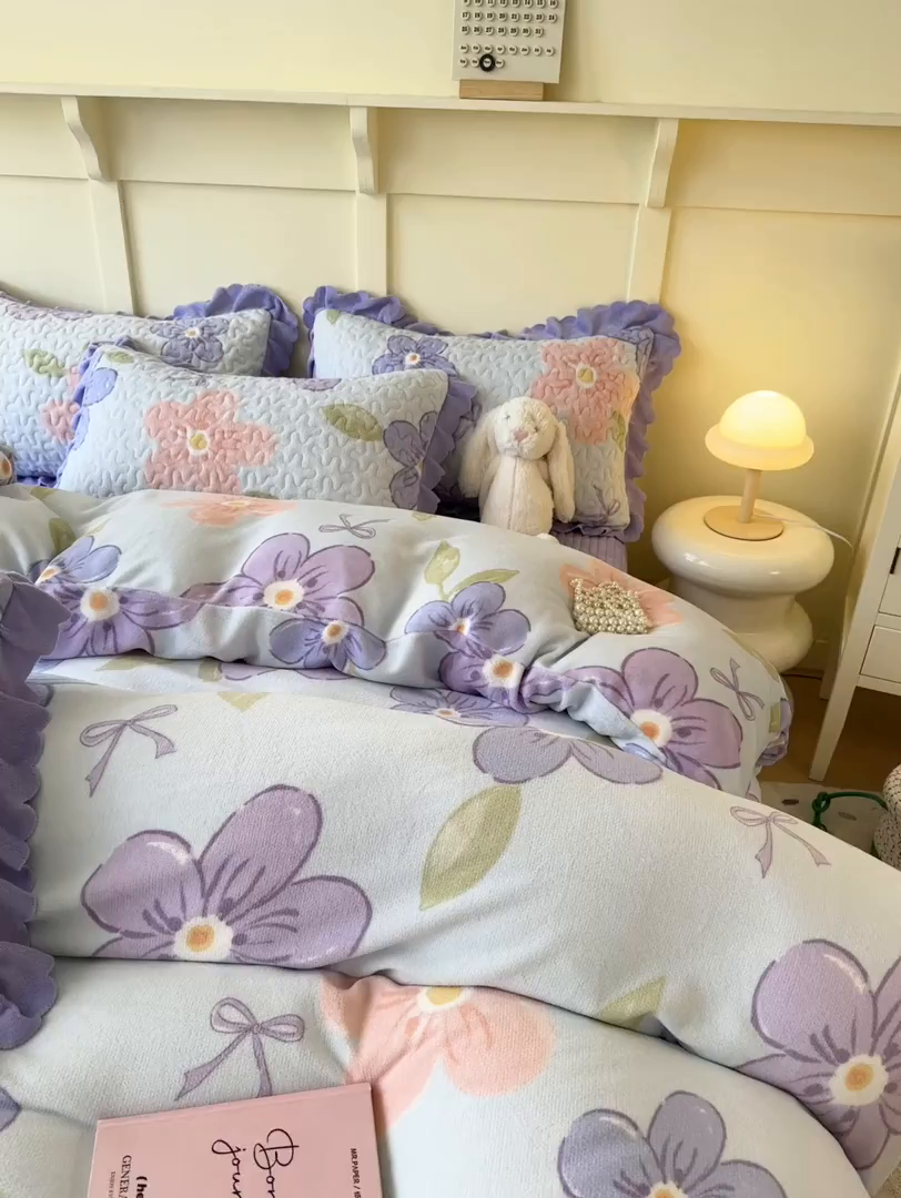 91家纺网 家纺一手货源 找家纺 珍爱家纺 2025新款高克重牛奶绒加厚保暖印花床盖四件套热款 梦境花开