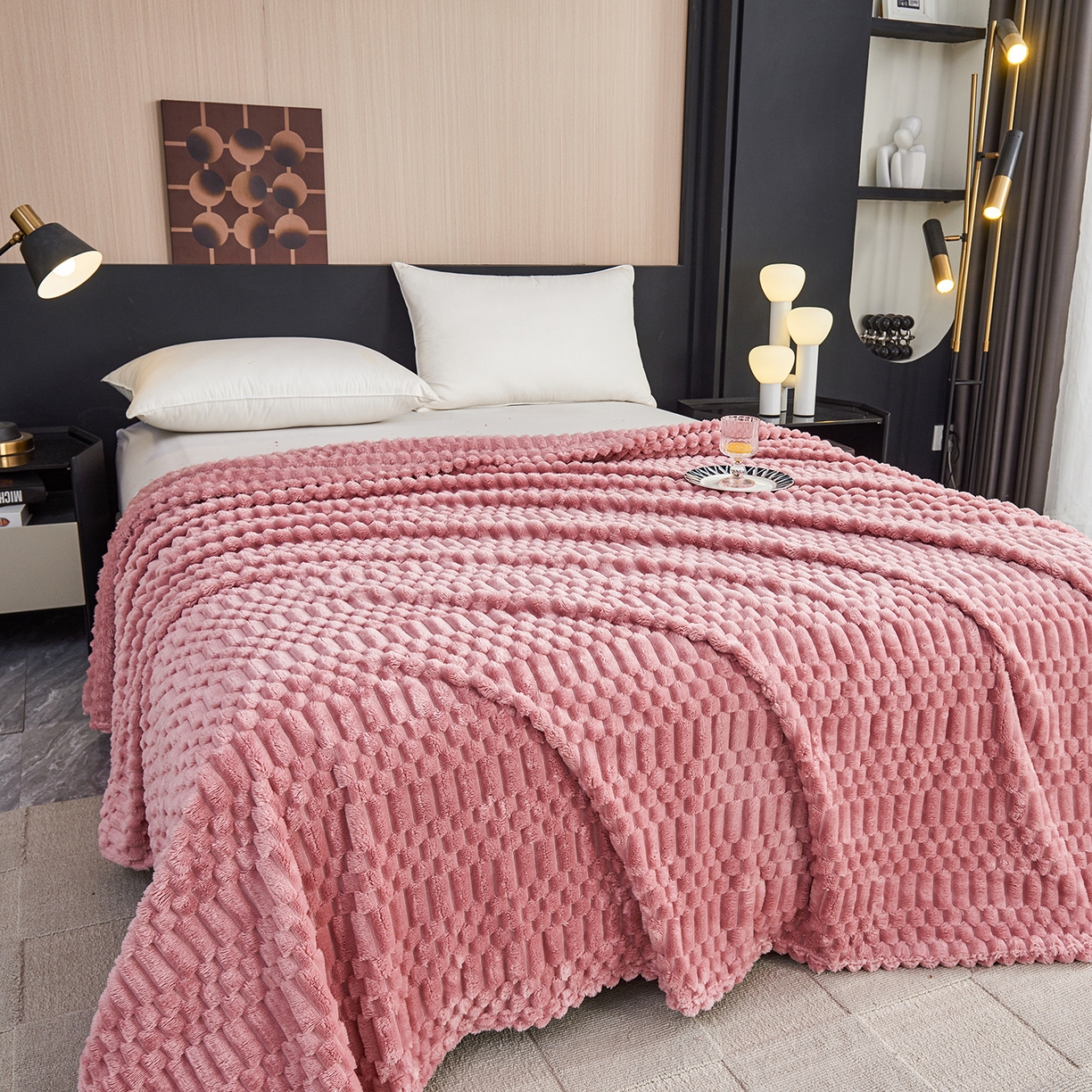 91家纺网 家纺一手货源 找家纺 （总）枋梢家纺 2025新款福禄抽条法兰绒牛奶绒高克重毯空调小毯子毛毯盖毯