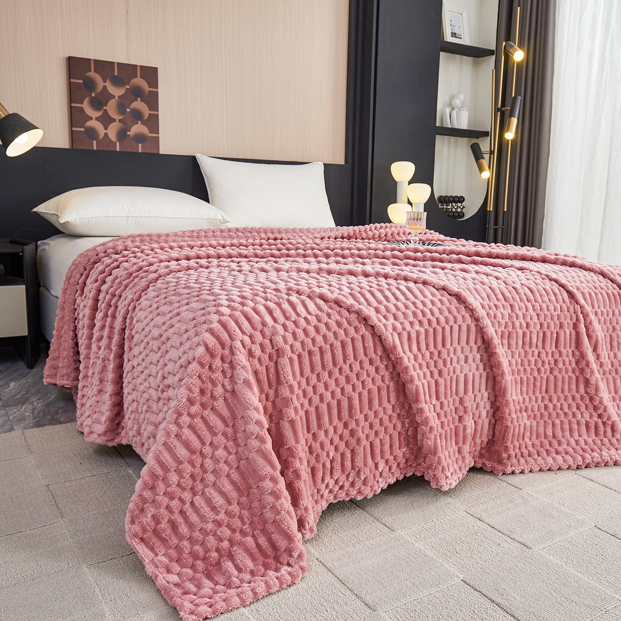 91家纺网 家纺一手货源 找家纺 （总）枋梢家纺 2025新款福禄抽条法兰绒牛奶绒高克重毯空调小毯子毛毯盖毯