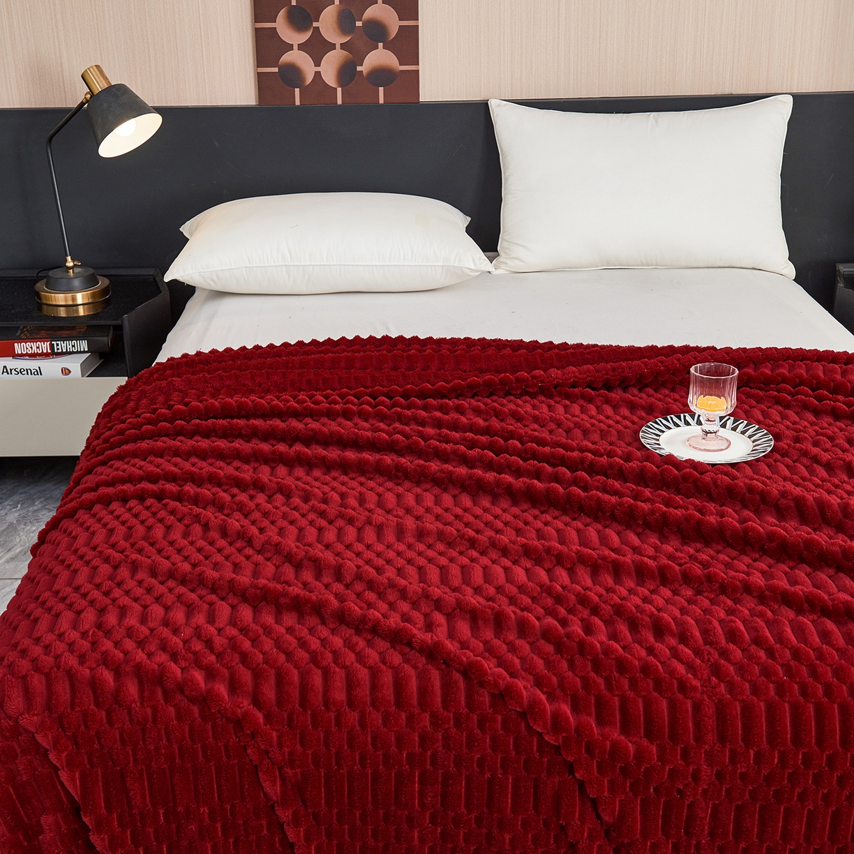 91家纺网 家纺一手货源 找家纺 枋梢家纺 2025新款福禄抽条法兰绒牛奶绒高克重毯空调小毯子毛毯盖毯 福禄抽条毛毯-酒红