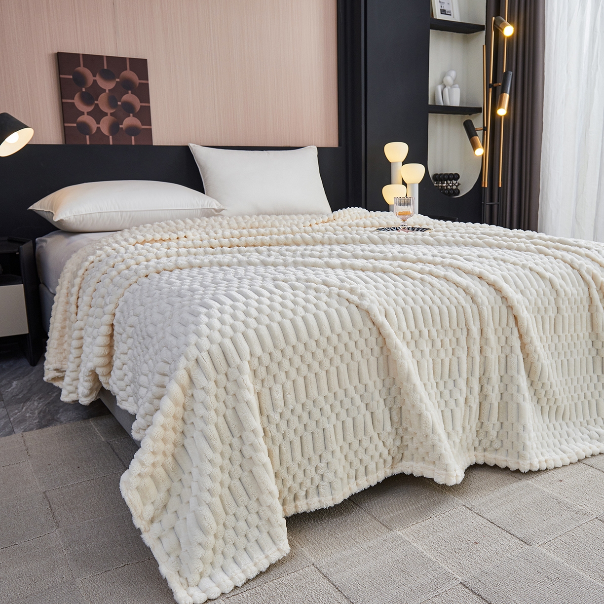 91家纺网 家纺一手货源 找家纺 枋梢家纺 2025新款福禄抽条法兰绒牛奶绒高克重毯空调小毯子毛毯盖毯 福禄抽条毛毯-米白