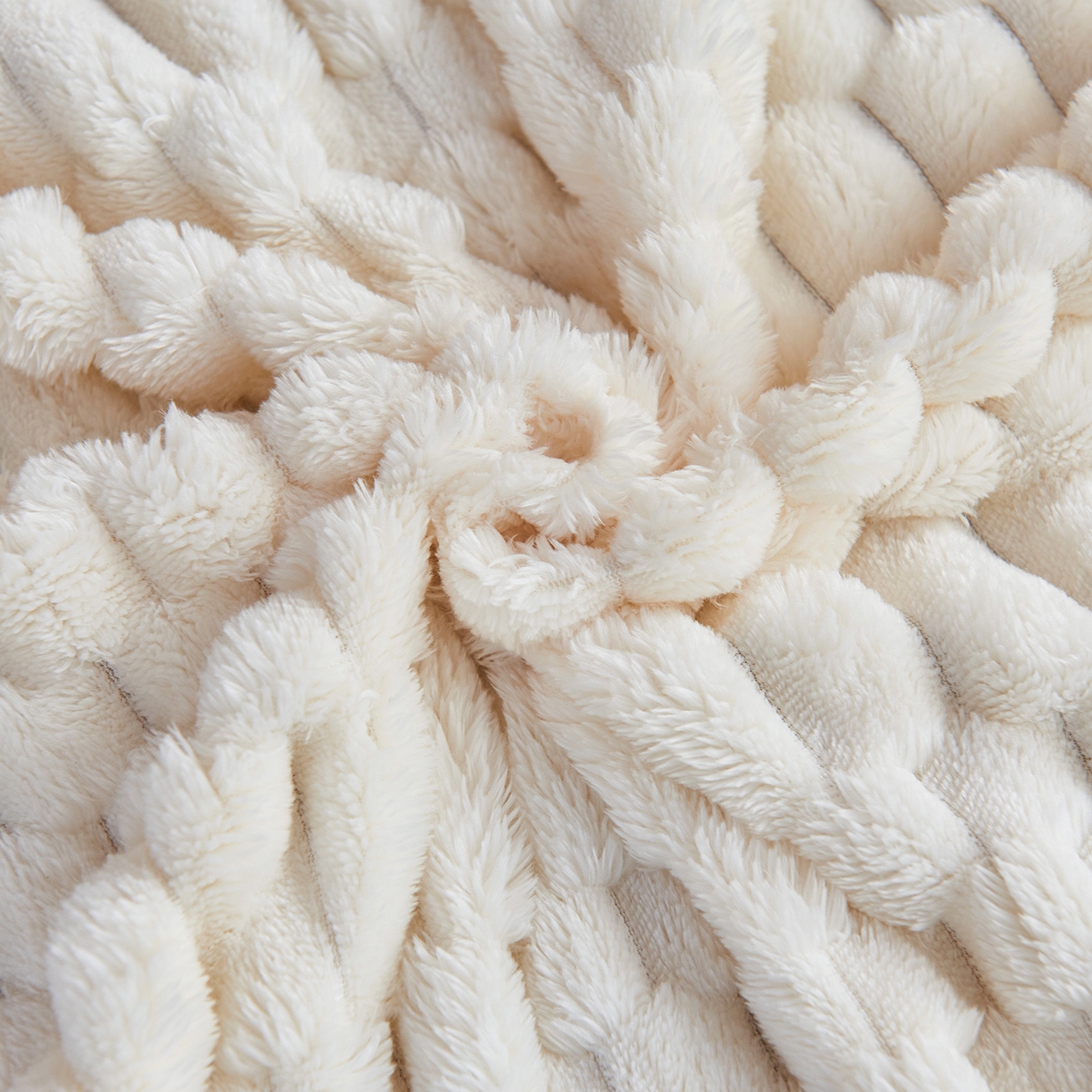 91家纺网 家纺一手货源 找家纺 枋梢家纺 2025新款福禄抽条法兰绒牛奶绒高克重毯空调小毯子毛毯盖毯 福禄抽条毛毯-米白