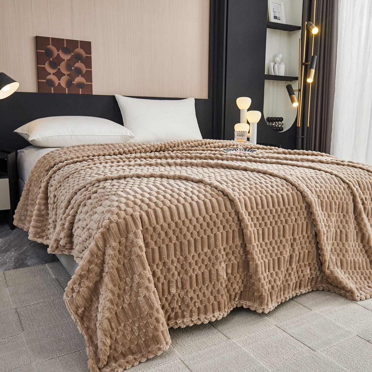 91家纺网 家纺一手货源 找家纺 枋梢家纺 2025新款福禄抽条法兰绒牛奶绒高克重毯空调小毯子毛毯盖毯 福禄抽条毛毯-浅咖