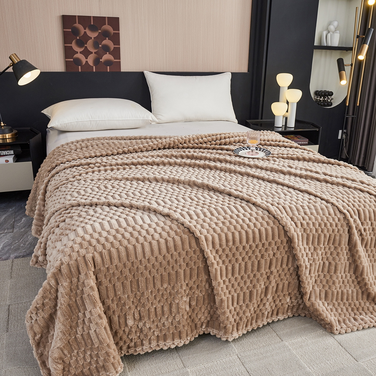 91家纺网 家纺一手货源 找家纺 枋梢家纺 2025新款福禄抽条法兰绒牛奶绒高克重毯空调小毯子毛毯盖毯 福禄抽条毛毯-浅咖