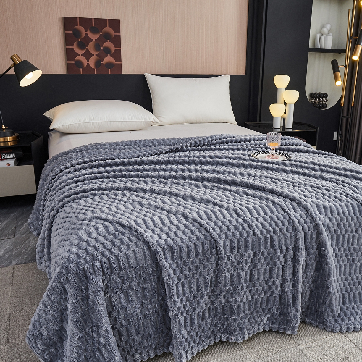 91家纺网 家纺一手货源 找家纺 枋梢家纺 2025新款福禄抽条法兰绒牛奶绒高克重毯空调小毯子毛毯盖毯 福禄抽条毛毯-浅蓝