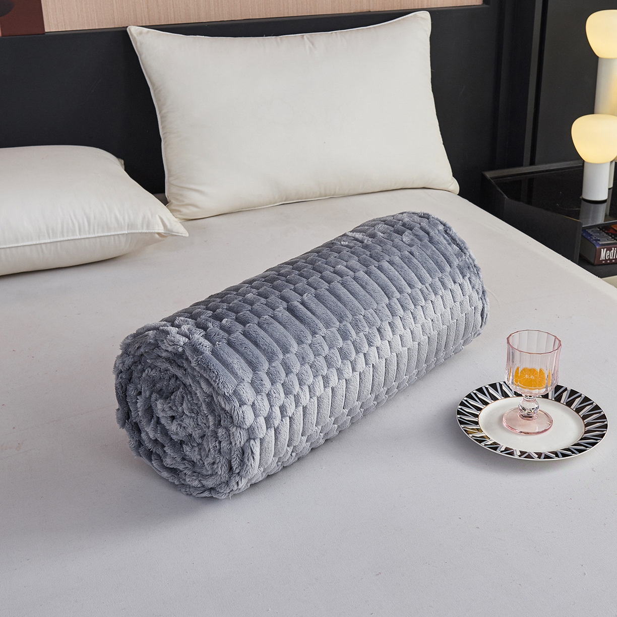 91家纺网 家纺一手货源 找家纺 枋梢家纺 2025新款福禄抽条法兰绒牛奶绒高克重毯空调小毯子毛毯盖毯 福禄抽条毛毯-浅蓝