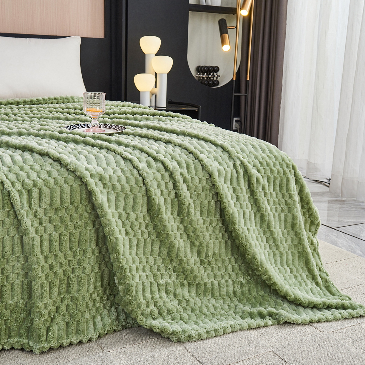 91家纺网 家纺一手货源 找家纺 枋梢家纺 2025新款福禄抽条法兰绒牛奶绒高克重毯空调小毯子毛毯盖毯 福禄抽条毛毯-浅绿