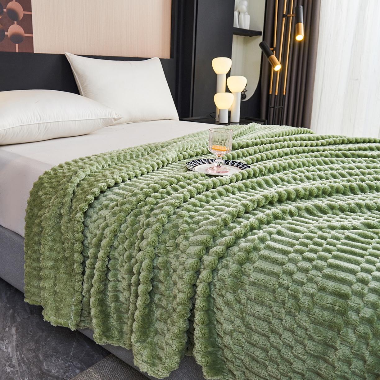 91家纺网 家纺一手货源 找家纺 枋梢家纺 2025新款福禄抽条法兰绒牛奶绒高克重毯空调小毯子毛毯盖毯 福禄抽条毛毯-浅绿