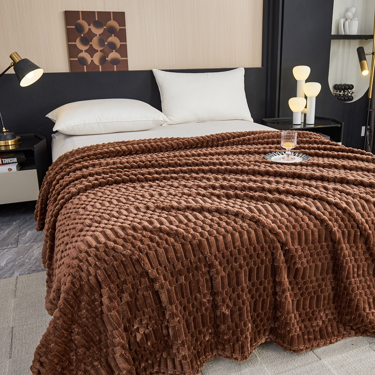 91家纺网 家纺一手货源 找家纺 枋梢家纺 2025新款福禄抽条法兰绒牛奶绒高克重毯空调小毯子毛毯盖毯 福禄抽条毛毯-深咖