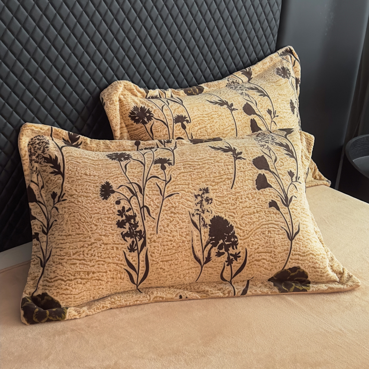 91家纺网 家纺一手货源 找家纺 （总）金昱纺 2025新款高克重牛奶绒立体烂花四件套