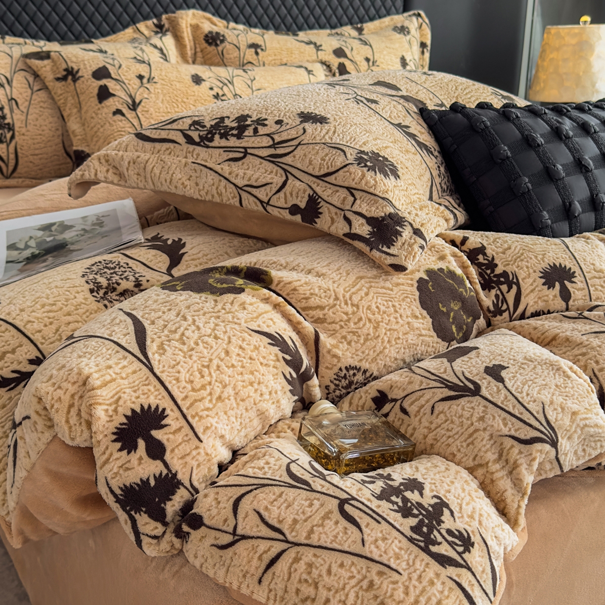 91家纺网 家纺一手货源 找家纺 （总）金昱纺 2025新款高克重牛奶绒立体烂花四件套