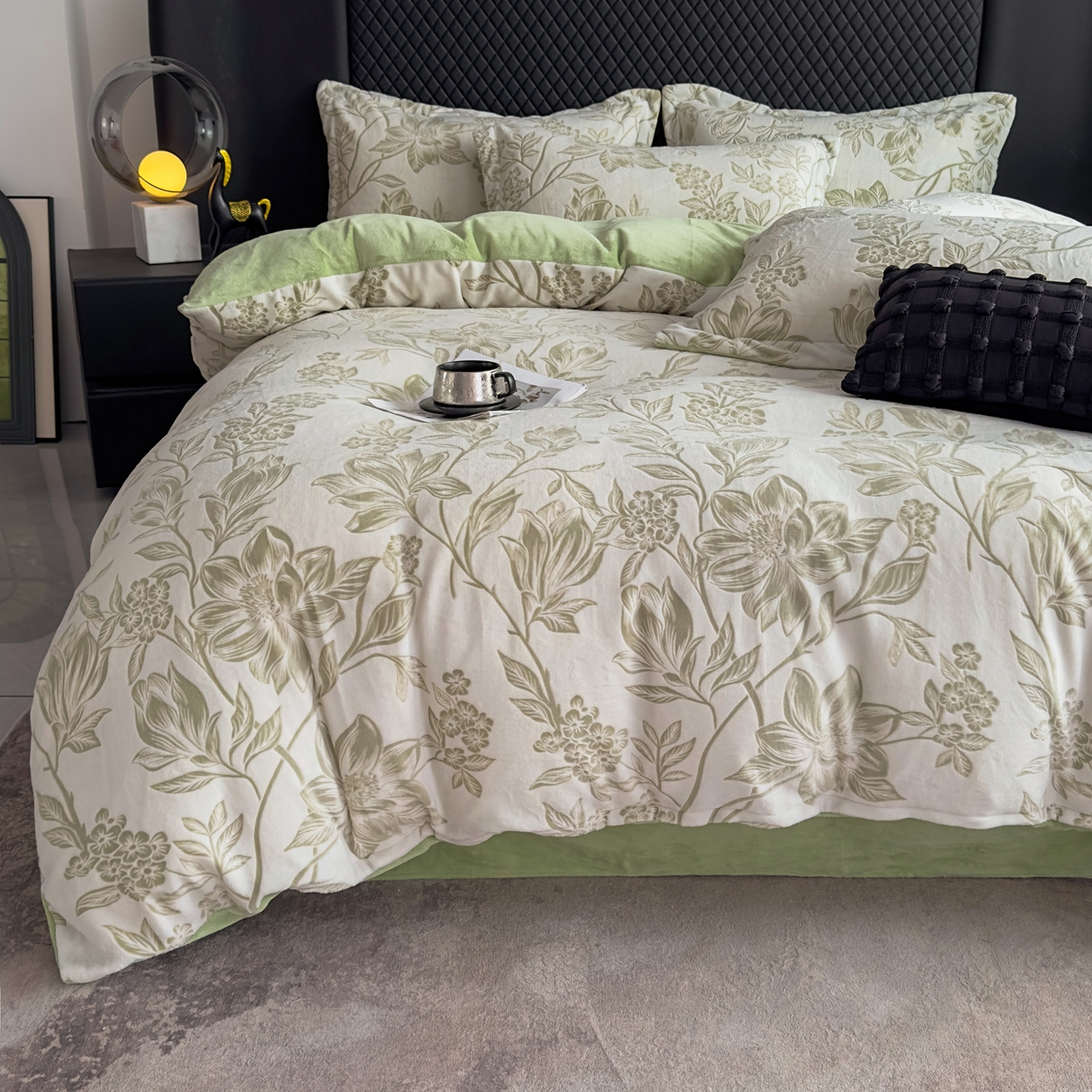 91家纺网 家纺一手货源 找家纺 金昱纺 2025新款高克重牛奶绒立体烂花四件套 秋雨花恋-绿