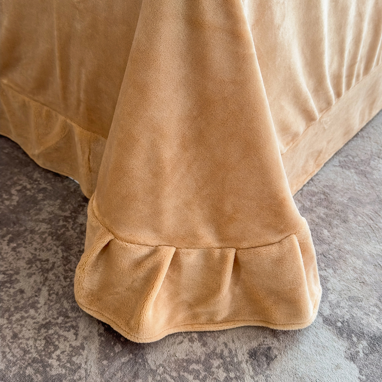 91家纺网 家纺一手货源 找家纺 金昱纺 2025新款高克重牛奶绒立体烂花四件套 叶语悠然-咖