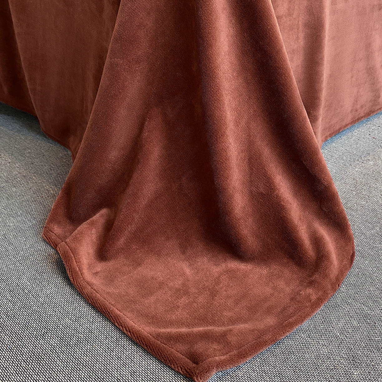 91家纺网 家纺一手货源 找家纺 花漾家居 2025新款轻奢复古格条民族宽边牛奶绒四件套 蝶恋花