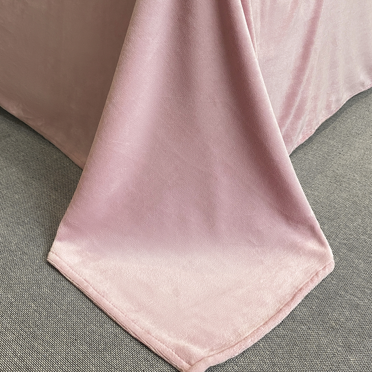 91家纺网 家纺一手货源 找家纺 花漾家居 2025新款轻奢复古格条民族宽边牛奶绒四件套 满庭芳