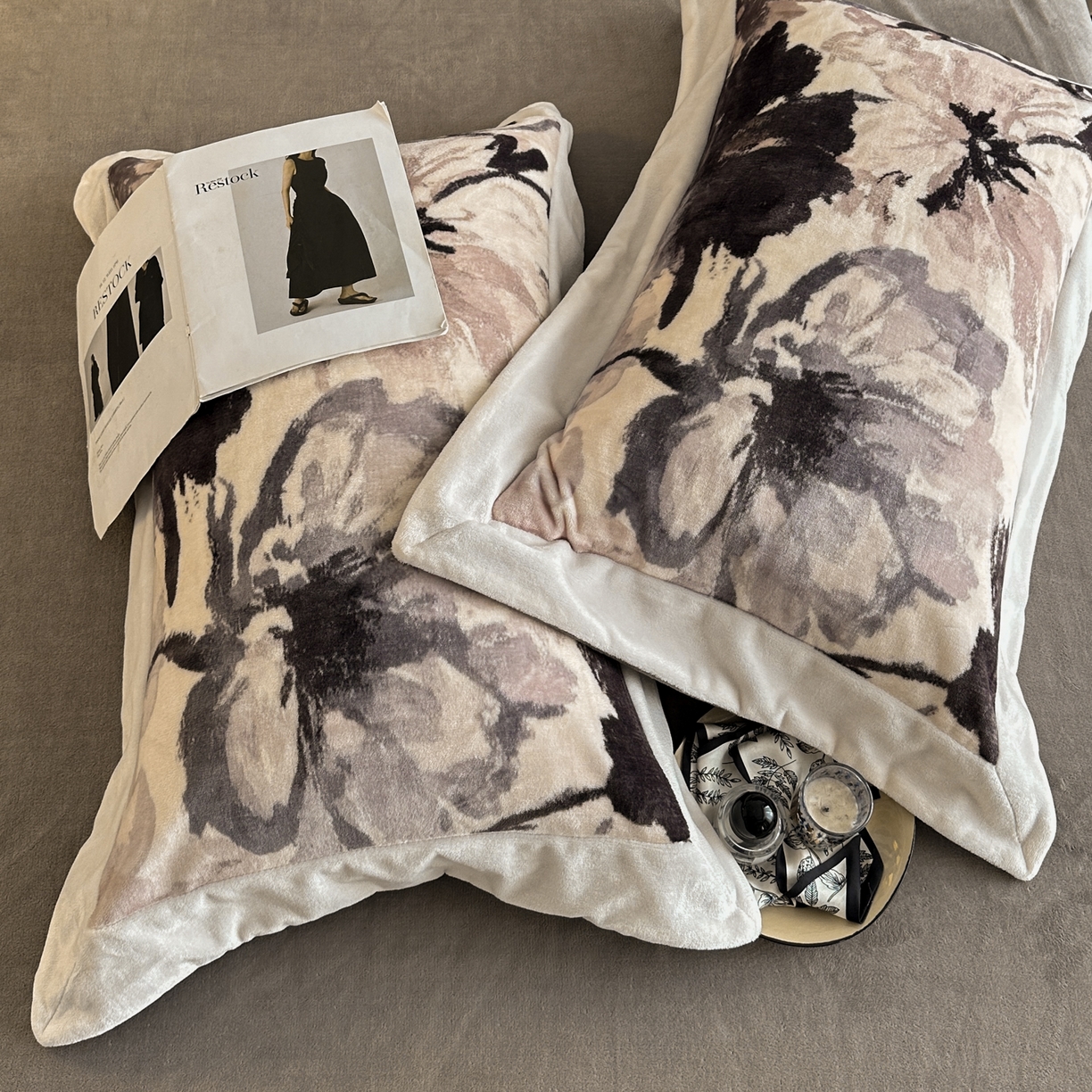 91家纺网 家纺一手货源 找家纺 花漾家居 2025新款轻奢复古格条民族宽边牛奶绒四件套 密阳