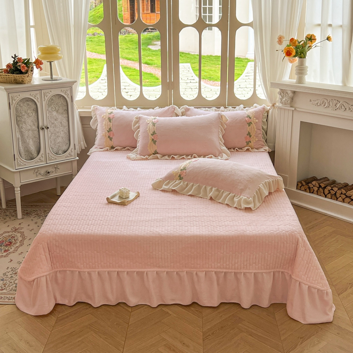 91家纺网 家纺一手货源 找家纺 （总）富米莱（原臻工厂） 2025新款热款高克重牛奶绒韩版公主风花边床盖床单四件套-泡芙