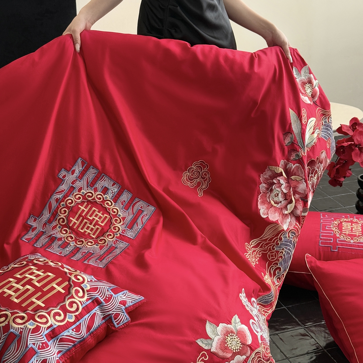 91家纺网 家纺一手货源 找家纺 （总）江涞 2025新款长绒棉刺绣四件套-繁花纳喜