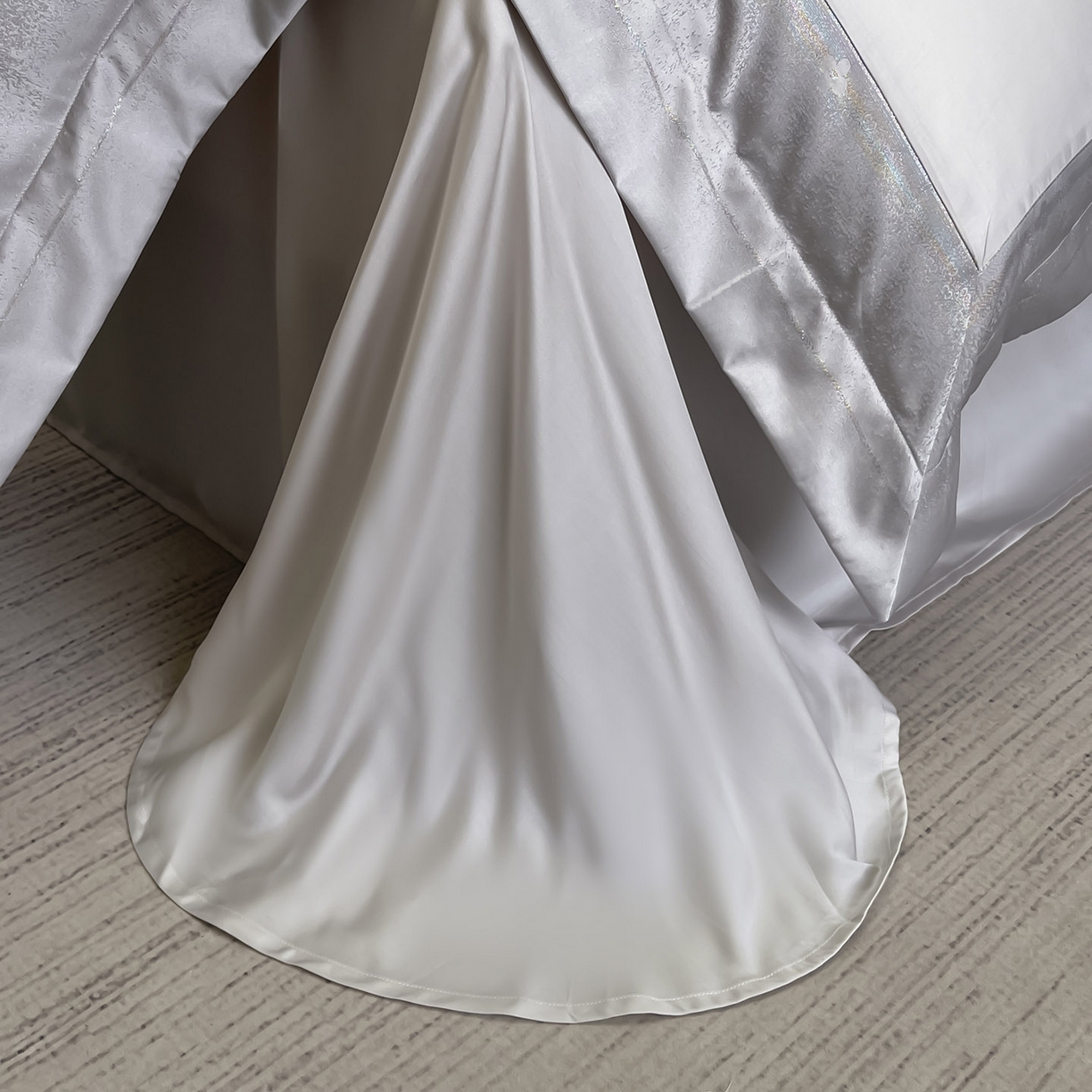 91家纺网 家纺一手货源 找家纺 2025轻奢风A类贡缎长绒棉四件套纯棉全棉重工刺绣被套床单高端拼接床上用品 馥雅-杏子灰