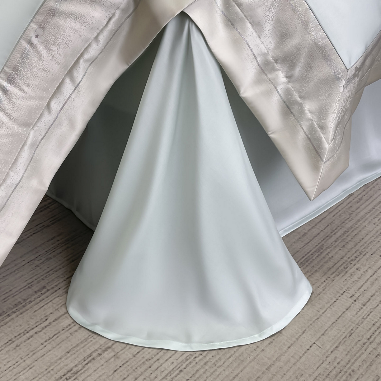 91家纺网 家纺一手货源 找家纺 2025轻奢风A类贡缎长绒棉四件套纯棉全棉重工刺绣被套床单高端拼接床上用品 馥雅-布鲁蓝