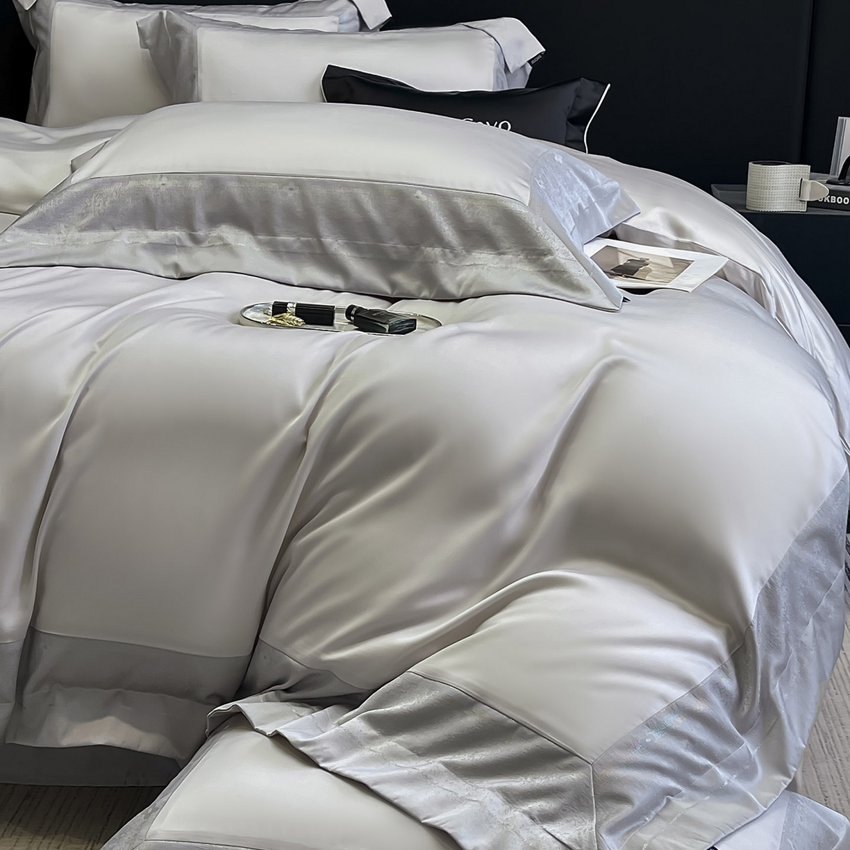 91家纺网 家纺一手货源 找家纺 2025轻奢风A类贡缎长绒棉四件套纯棉全棉重工刺绣被套床单高端拼接床上用品 馥雅-杏子灰