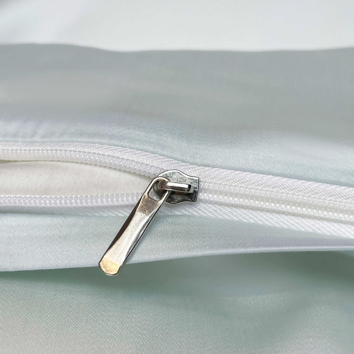 91家纺网 家纺一手货源 找家纺 2025轻奢风A类贡缎长绒棉四件套纯棉全棉重工刺绣被套床单高端拼接床上用品 馥雅-布鲁蓝