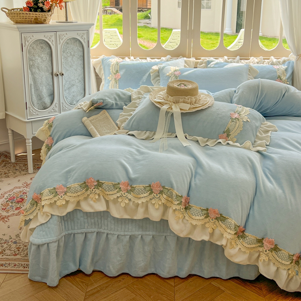 91家纺网 家纺一手货源 找家纺 （总）富米莱（原臻工厂） 2025新款热款高克重牛奶绒韩版公主风花边床盖床单四件套-泡芙