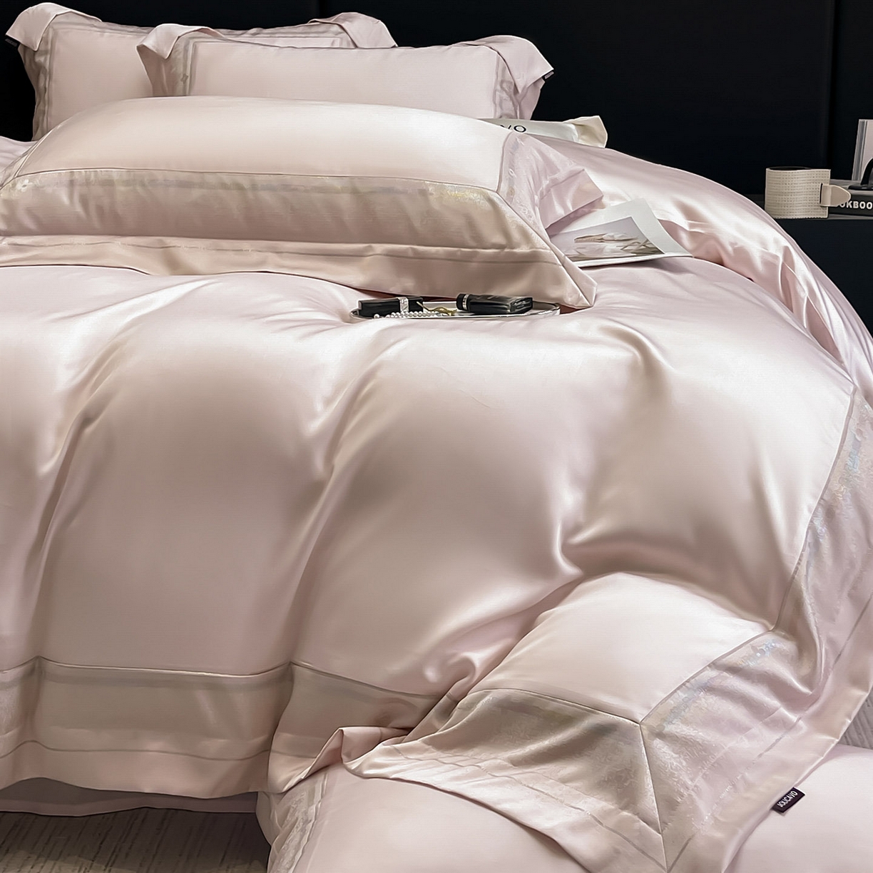 91家纺网 家纺一手货源 找家纺  2025轻奢风A类贡缎长绒棉四件套纯棉全棉重工刺绣被套床单高端拼接床上用品 馥雅-慕斯粉