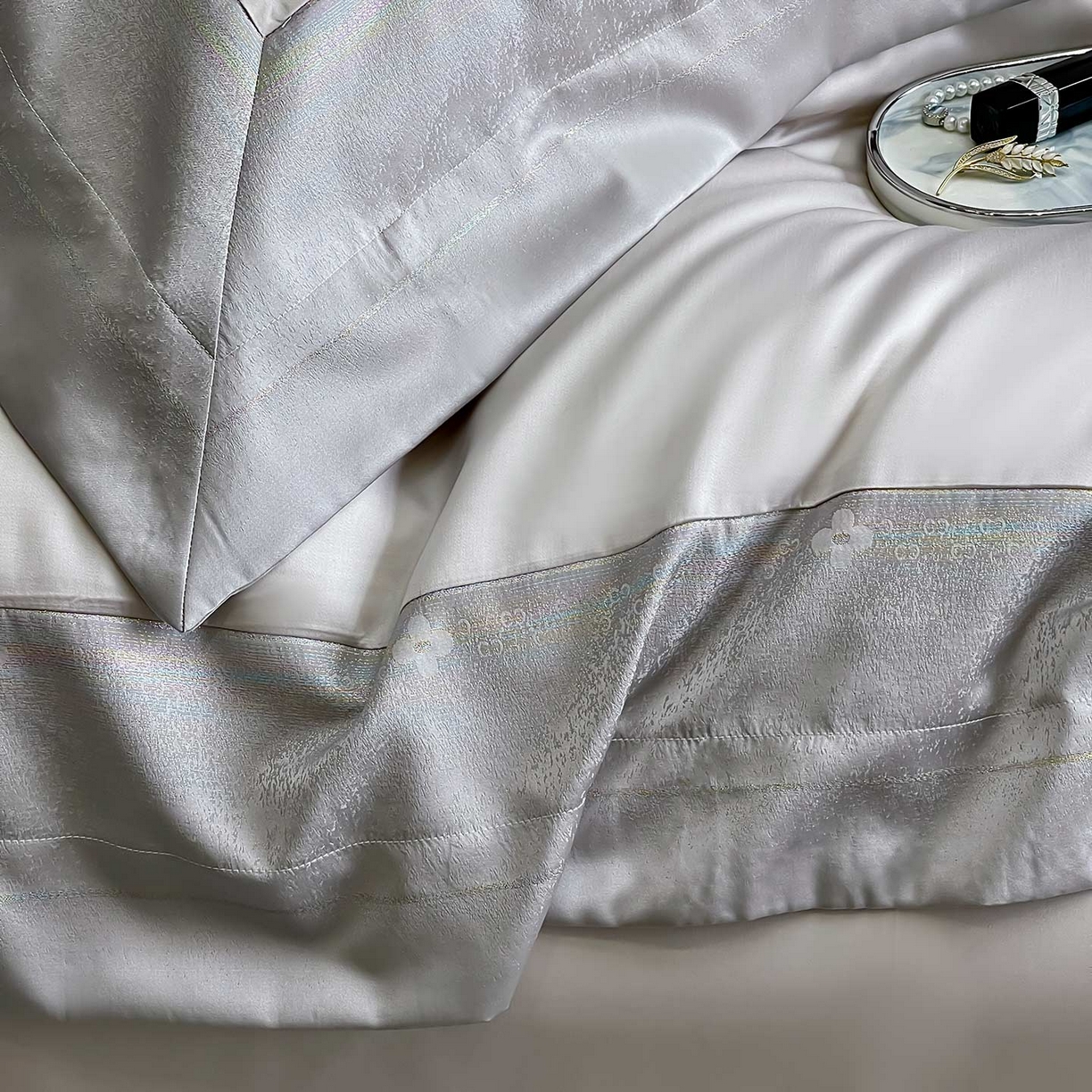 91家纺网 家纺一手货源 找家纺  2025轻奢风A类贡缎长绒棉四件套纯棉全棉重工刺绣被套床单高端拼接床上用品 馥雅-杏子灰