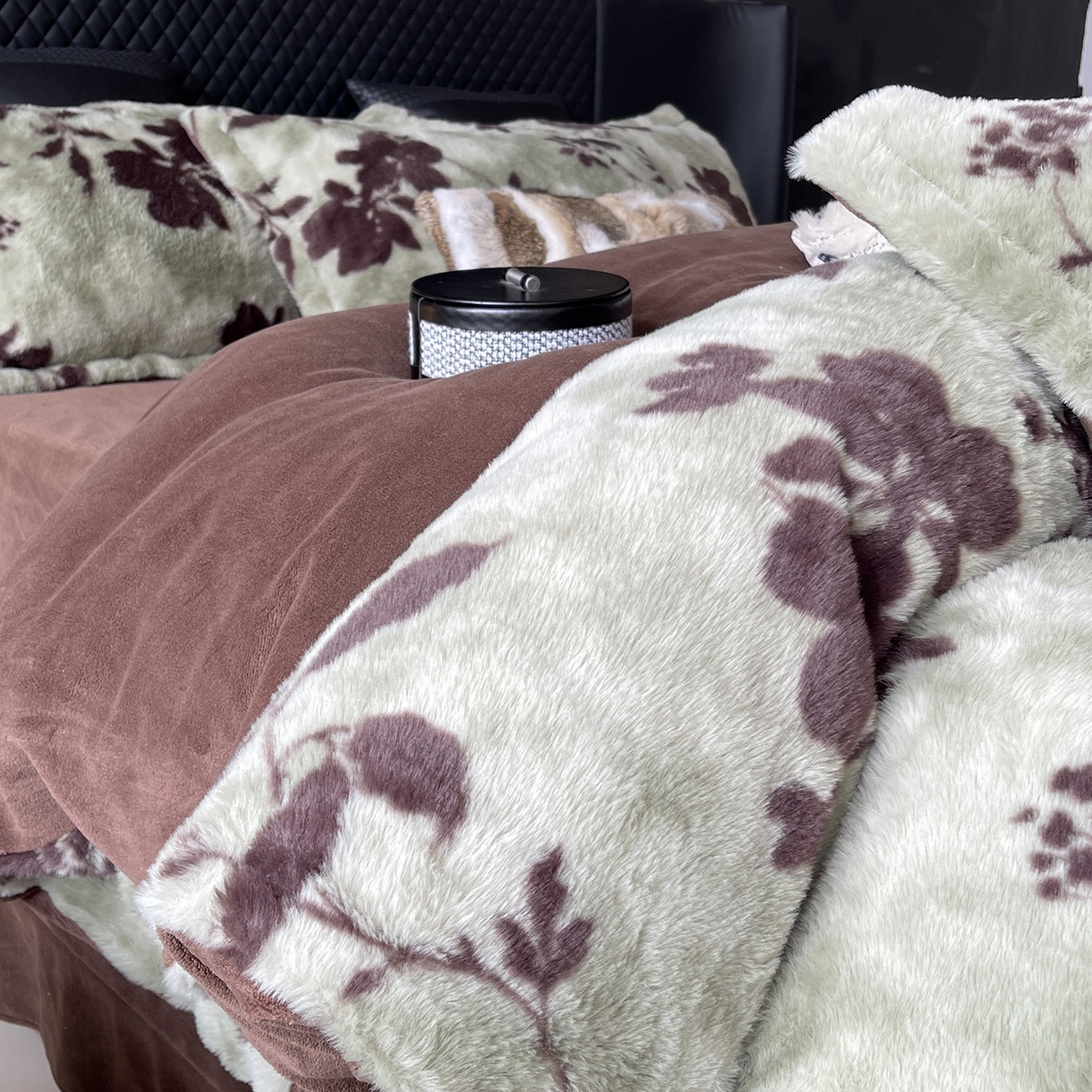 91家纺网 家纺一手货源 找家纺 奈萝家纺 2025新款秋冬加厚皮草级兔绒牛奶绒四件套 贝莉