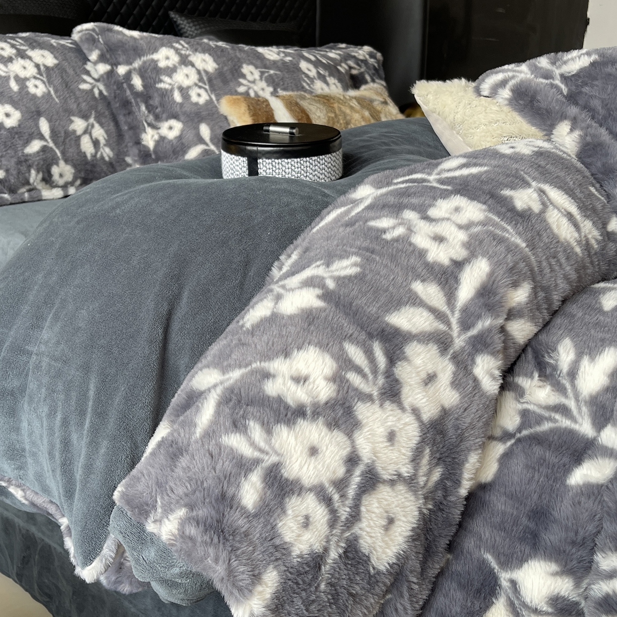 91家纺网 家纺一手货源 找家纺 奈萝家纺 2025新款秋冬加厚皮草级兔绒牛奶绒四件套 菲比