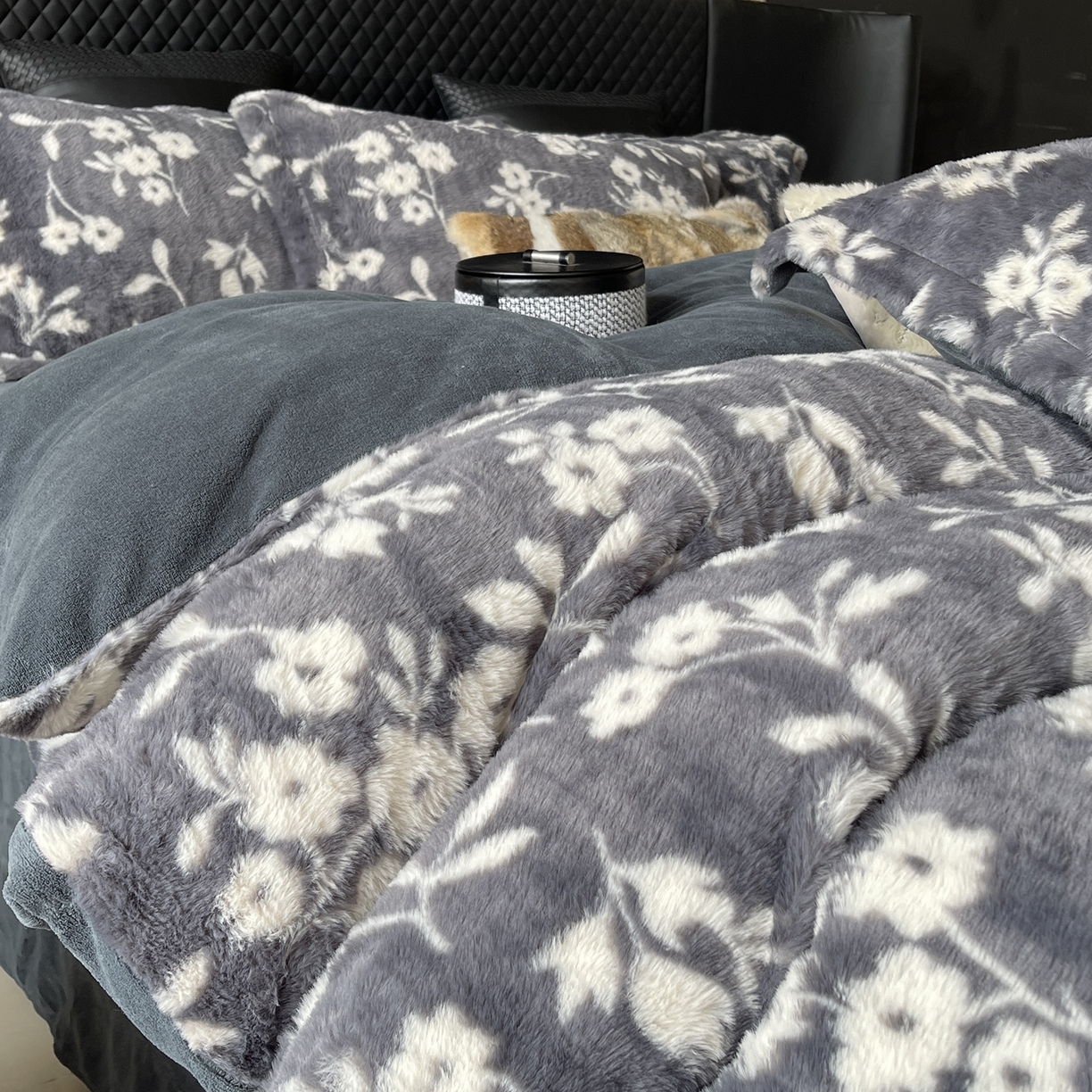 91家纺网 家纺一手货源 找家纺 （总）奈萝家纺 2025新款秋冬加厚皮草级兔绒牛奶绒四件套