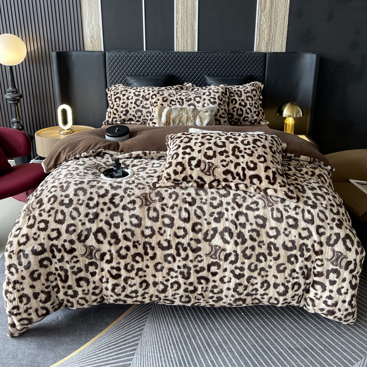 91家纺网 家纺一手货源 找家纺 奈萝家纺 2025新款秋冬加厚皮草级兔绒牛奶绒四件套 豹纹