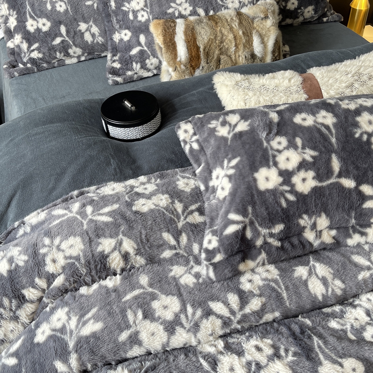 91家纺网 家纺一手货源 找家纺 奈萝家纺 2025新款秋冬加厚皮草级兔绒牛奶绒四件套 菲比