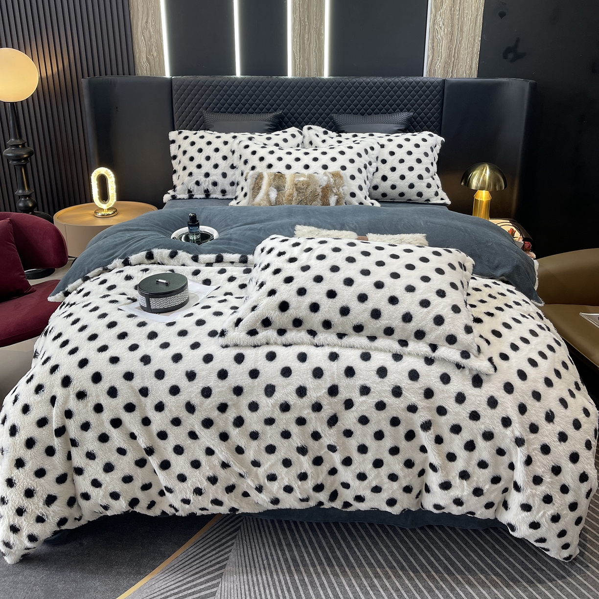 91家纺网 家纺一手货源 找家纺 奈萝家纺 2025新款秋冬加厚皮草级兔绒牛奶绒四件套 圆点灰