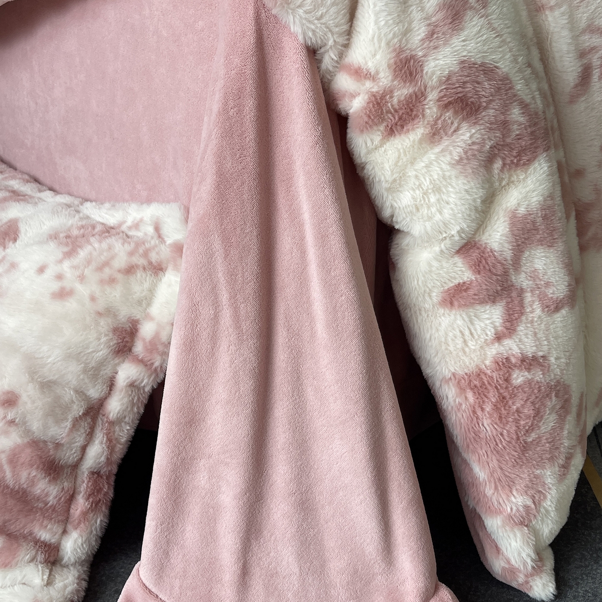 91家纺网 家纺一手货源 找家纺 奈萝家纺 2025新款秋冬加厚皮草级兔绒牛奶绒四件套 念薇