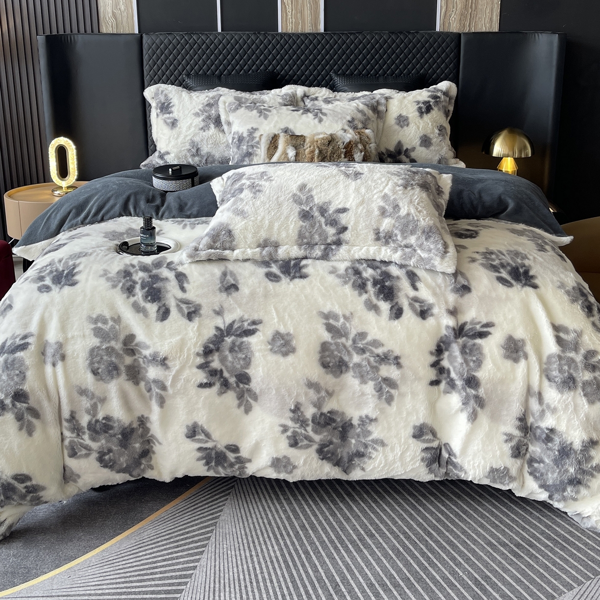 91家纺网 家纺一手货源 找家纺 奈萝家纺 2025新款秋冬加厚皮草级兔绒牛奶绒四件套 罗杰