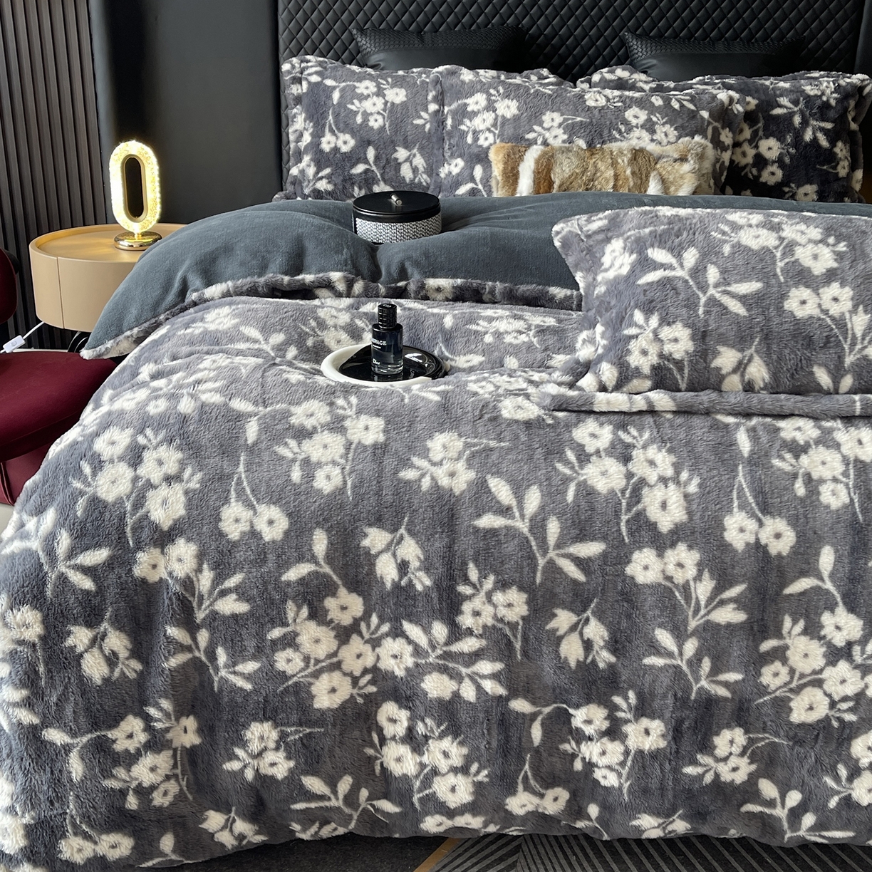 91家纺网 家纺一手货源 找家纺 奈萝家纺 2025新款秋冬加厚皮草级兔绒牛奶绒四件套 菲比