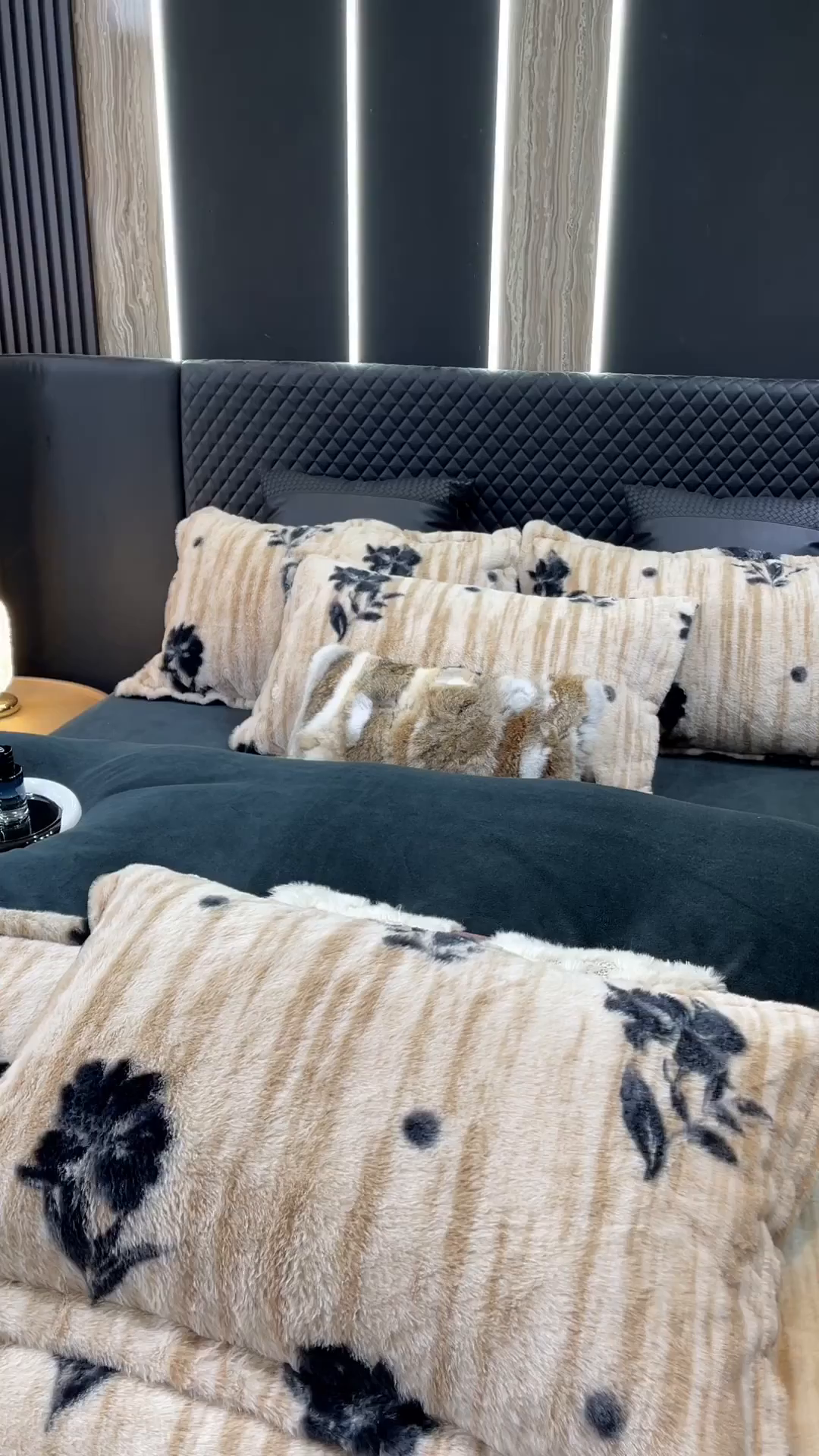 91家纺网 家纺一手货源 找家纺 奈萝家纺 2025新款秋冬加厚皮草级兔绒牛奶绒四件套 沐瑶