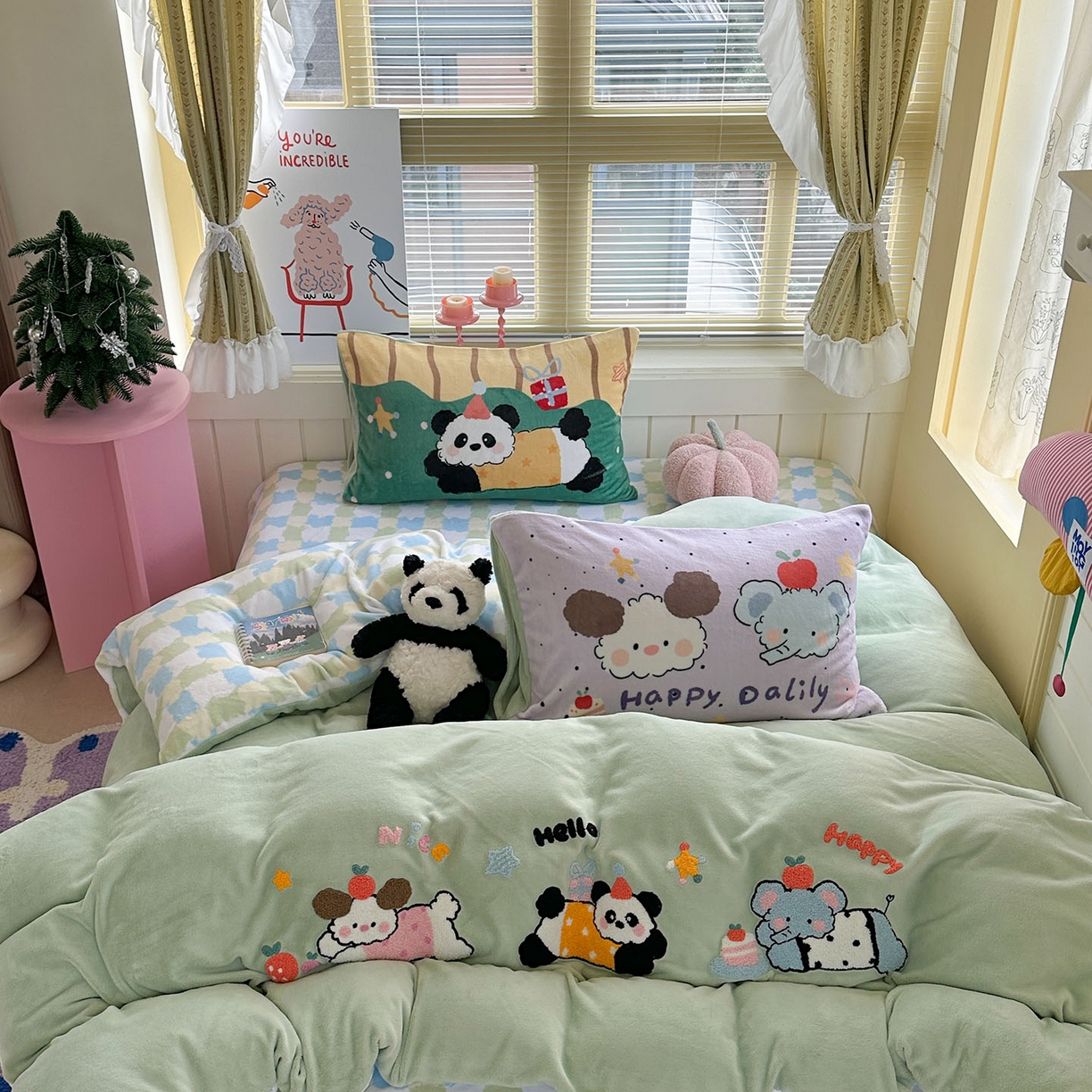 91家纺网 家纺一手货源 找家纺 （总）柚子YOUTH 2025新款加厚牛奶绒卡通毛巾绣四件套-卡通三小只