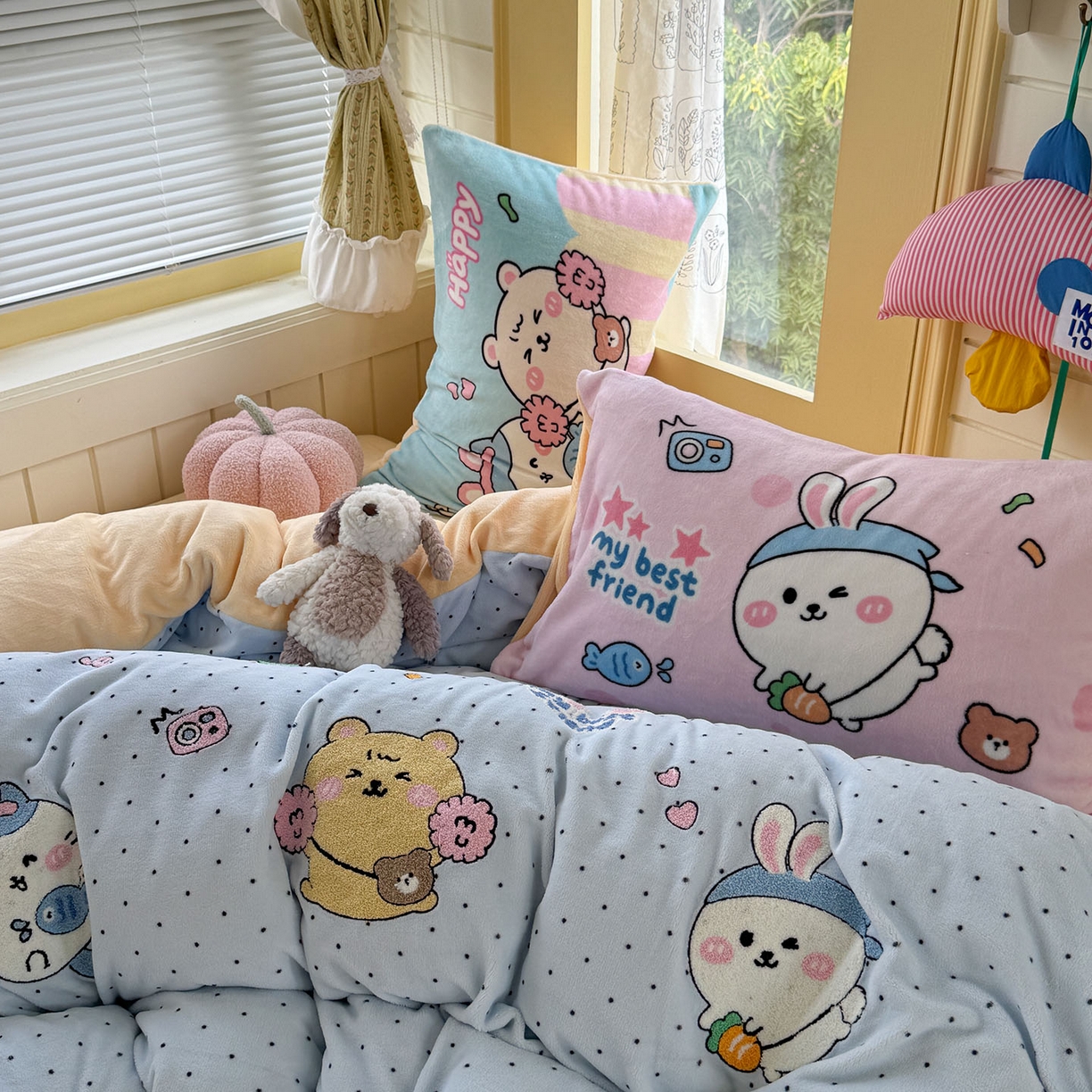 91家纺网 家纺一手货源 找家纺 柚子YOUTH 2025新款加厚牛奶绒卡通毛巾绣四件套-卡通三小只 卡通三小只-萌粒