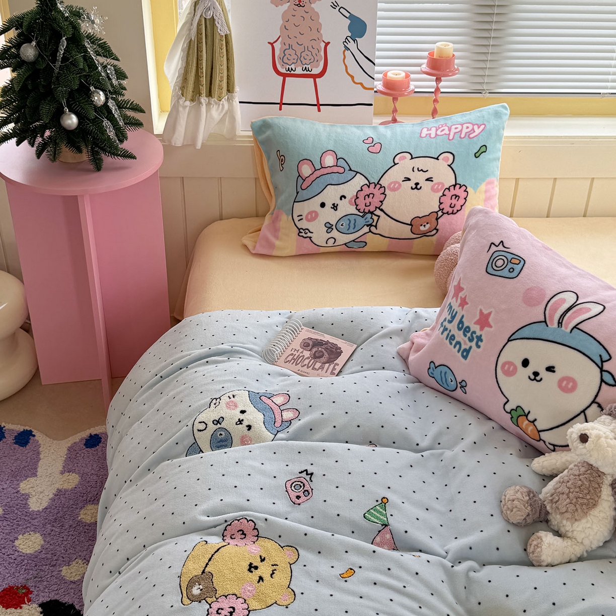 91家纺网 家纺一手货源 找家纺 柚子YOUTH 2025新款加厚牛奶绒卡通毛巾绣四件套-卡通三小只 卡通三小只-萌粒