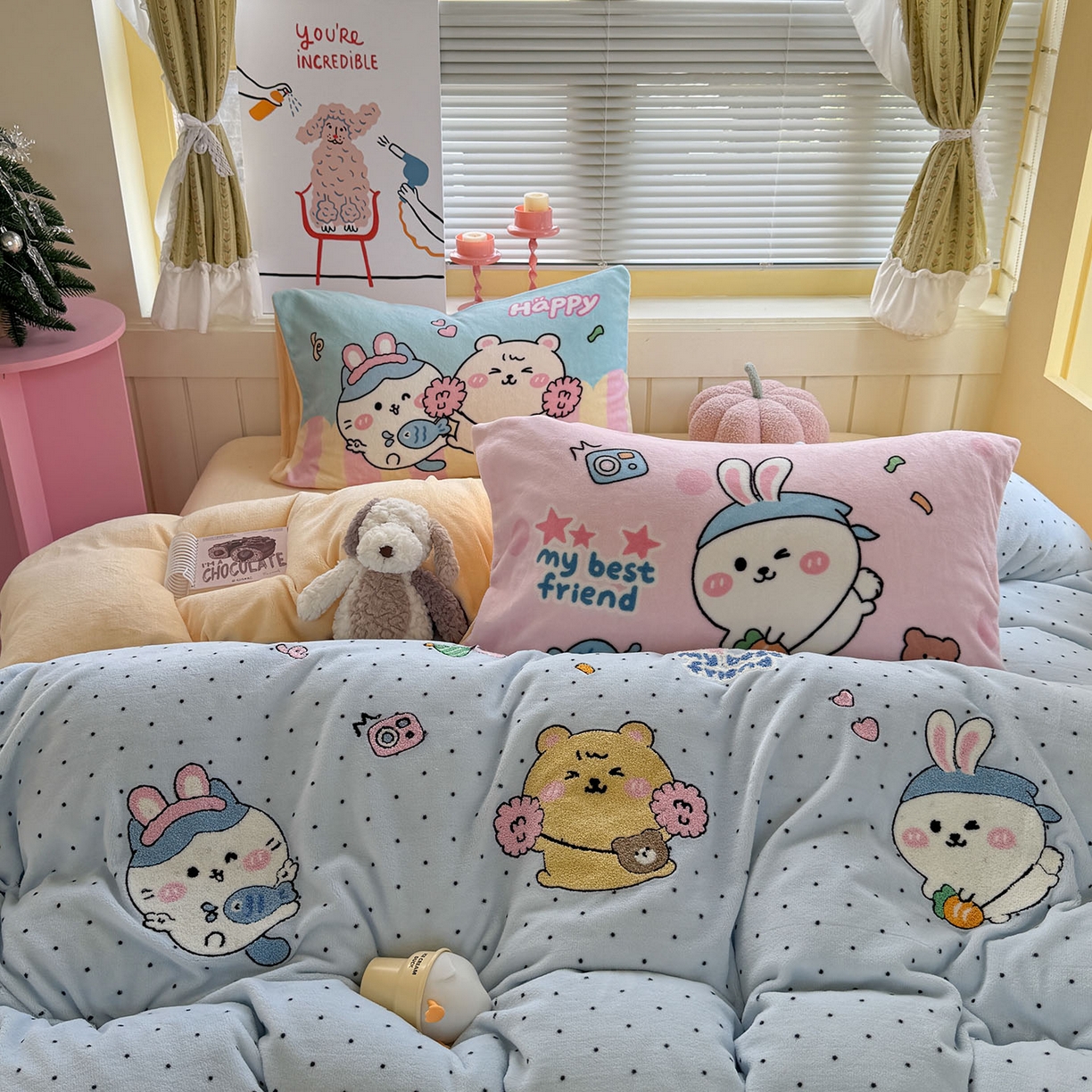 91家纺网 家纺一手货源 找家纺 柚子YOUTH 2025新款加厚牛奶绒卡通毛巾绣四件套-卡通三小只 卡通三小只-萌粒