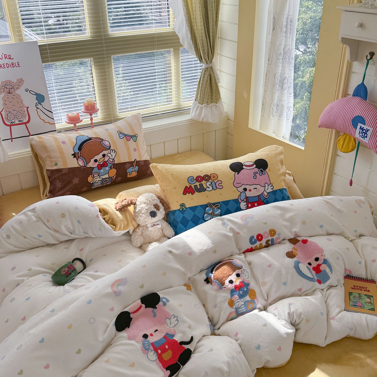 91家纺网 家纺一手货源 找家纺 柚子YOUTH 2025新款加厚牛奶绒卡通毛巾绣四件套-卡通三小只 卡通三小只-歌唱家