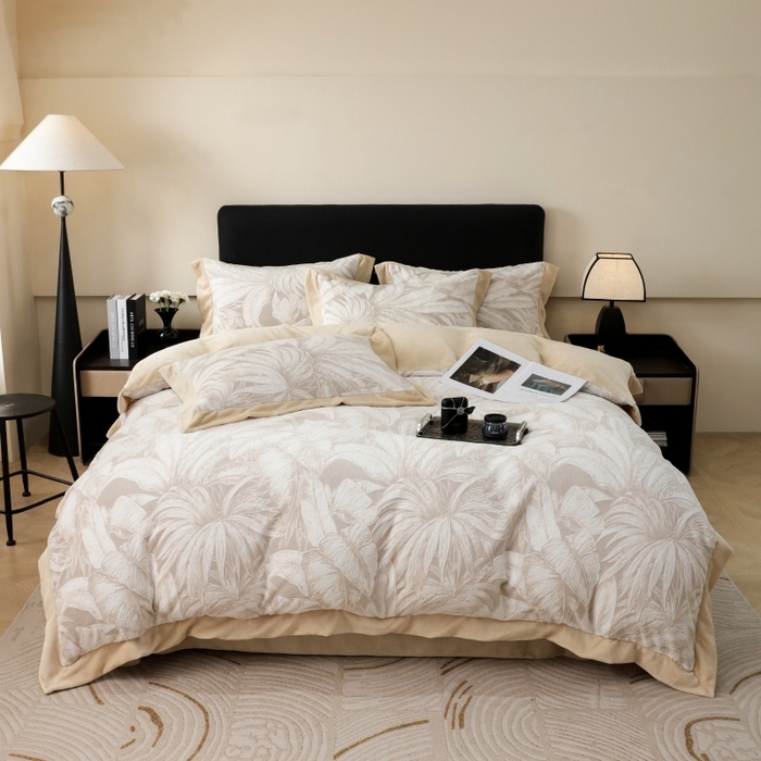 91家纺网 家纺一手货源 找家纺 三悦四季 2025新款冬季雕花牛奶绒加厚保暖四件套复古风轻奢烂花床单被套床上用品 盛夏丛林-卡其