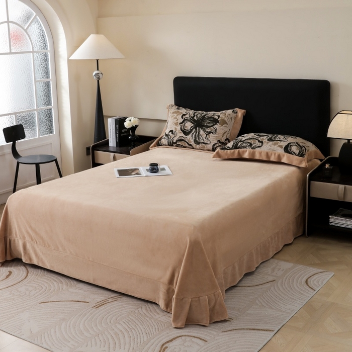 91家纺网 家纺一手货源 找家纺 三悦四季 2025新款冬季雕花牛奶绒加厚保暖四件套复古风轻奢烂花床单被套床上用品 优雅花卉-黑棕