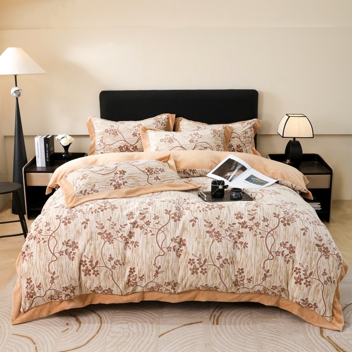 91家纺网 家纺一手货源 找家纺 三悦四季 2025新款冬季雕花牛奶绒加厚保暖四件套复古风轻奢烂花床单被套床上用品 叶雨优然-咖色