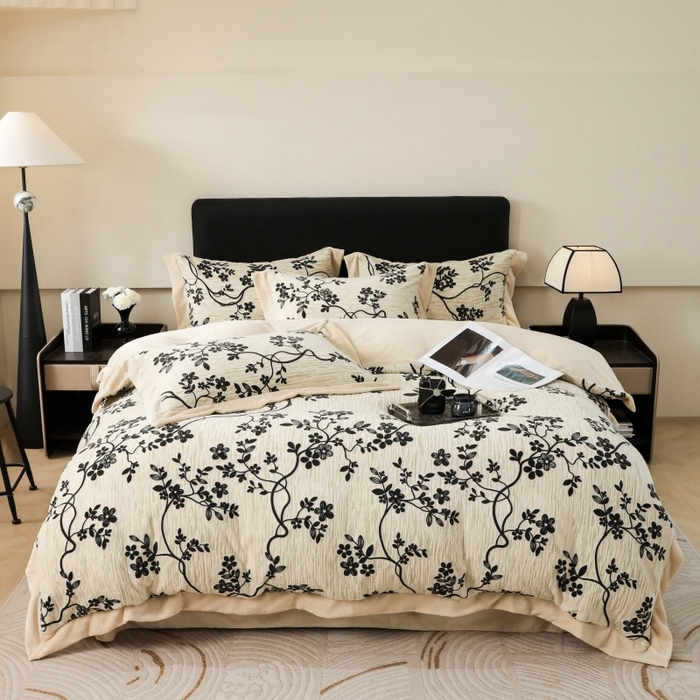 91家纺网 家纺一手货源 找家纺 三悦四季 2025新款冬季雕花牛奶绒加厚保暖四件套复古风轻奢烂花床单被套床上用品 叶雨悠然-黑卡